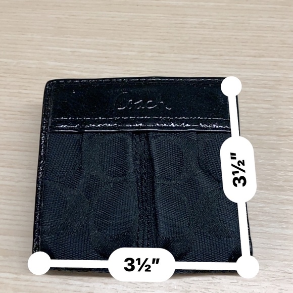 🌟 Pre-Owned Coach Signature Bi-Fold Wallet - Like New! 🌟 - Picture 10 of 10